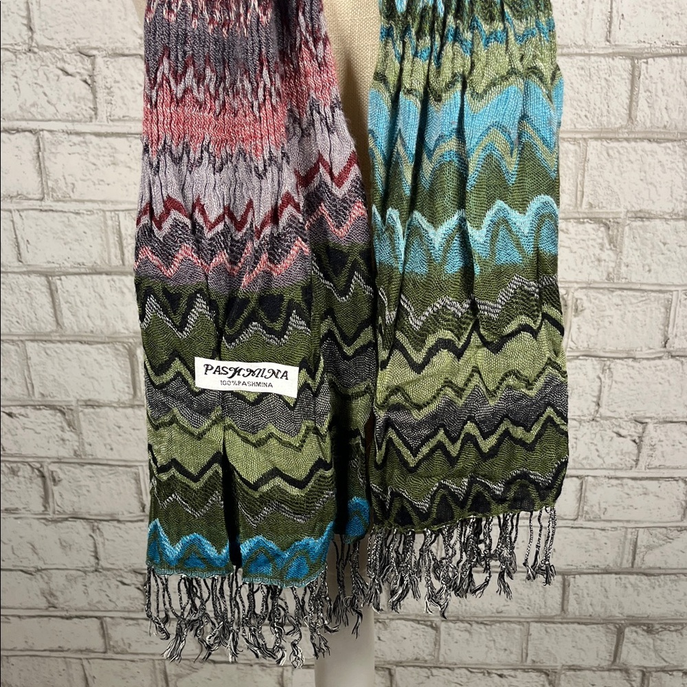 100% Pashmina Multicolor Pattern Scarf - Picture 2 of 3